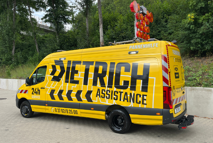 Pannenhilfs-Fahrzeug Renault Trucks mit Lichtaufbau